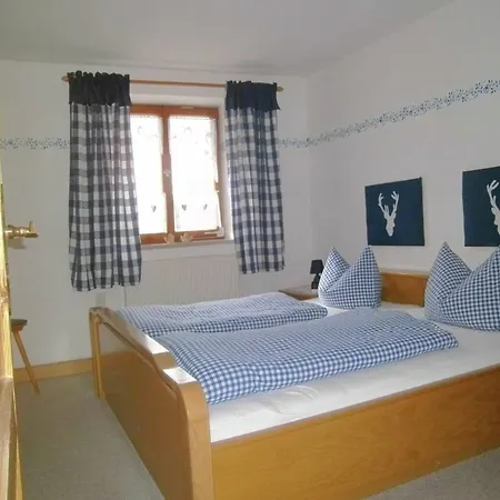 Vakantiehuis Alluring In With Whirlpool Übersee