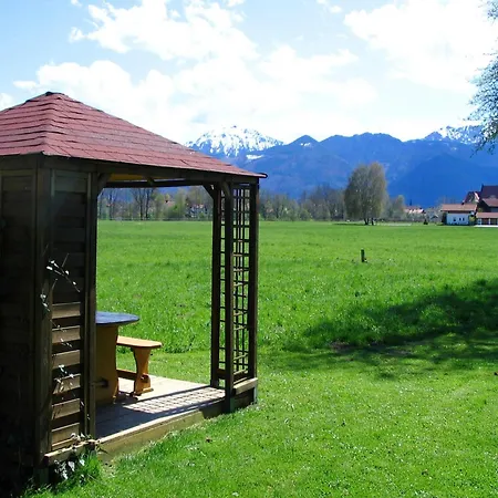 Vakantiehuis Alluring In With Whirlpool