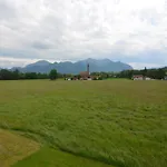 Casa de Férias Alluring In With Whirlpool Übersee