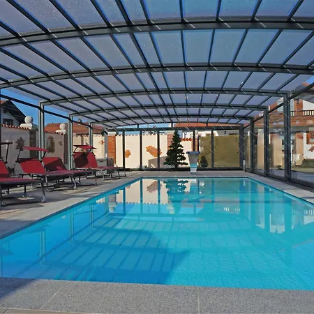 Holiday home Alluring In With Whirlpool