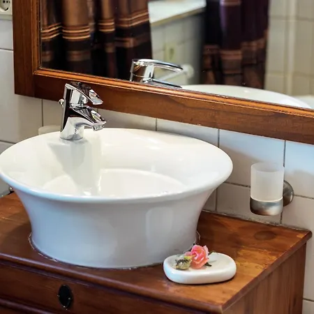 Holiday home Alluring In With Whirlpool