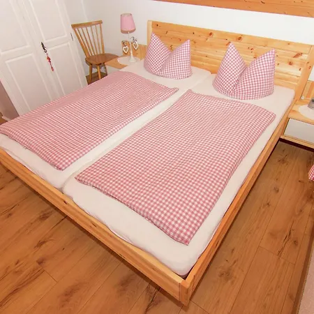 Holiday home Alluring In With Whirlpool Ubersee