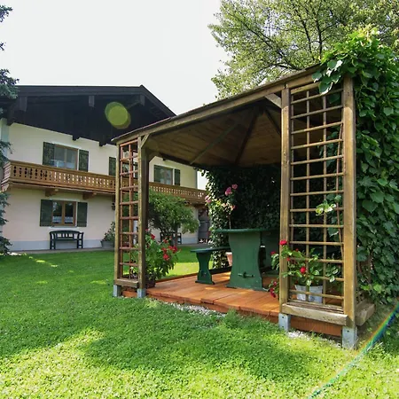 Vakantiehuis Alluring In With Whirlpool Übersee