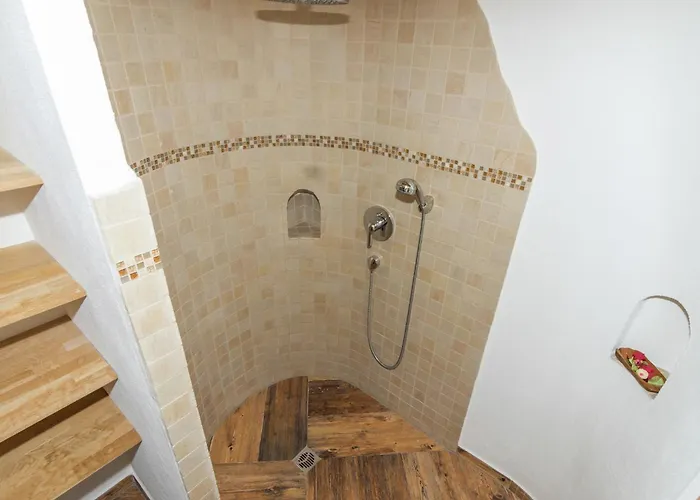 Hébergement de vacances Alluring In With Whirlpool *